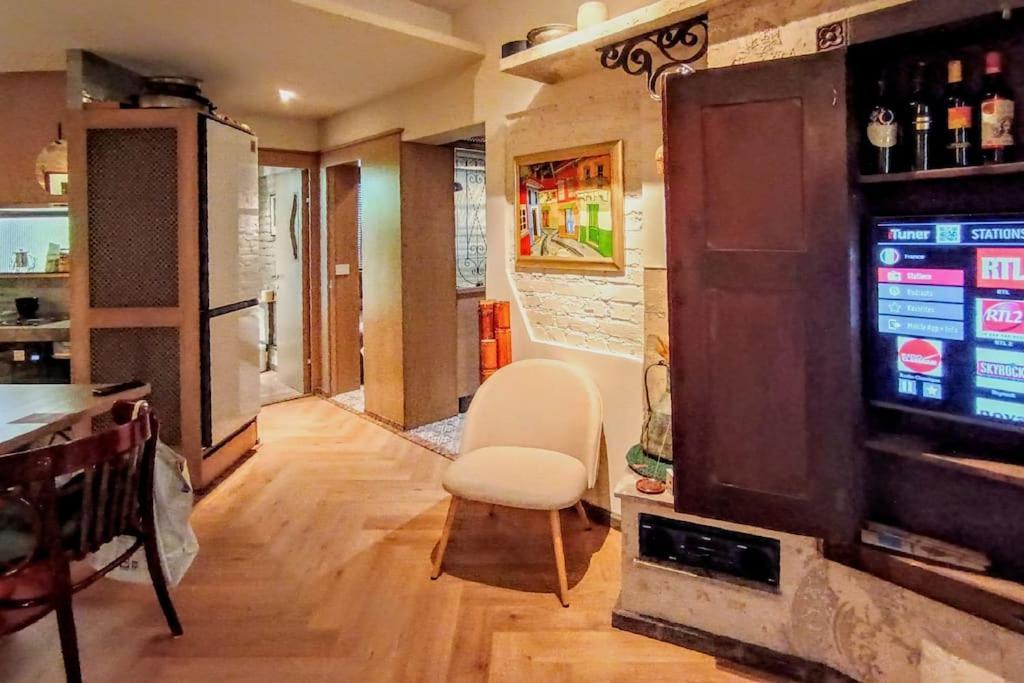 Apartment Introvert's Den
