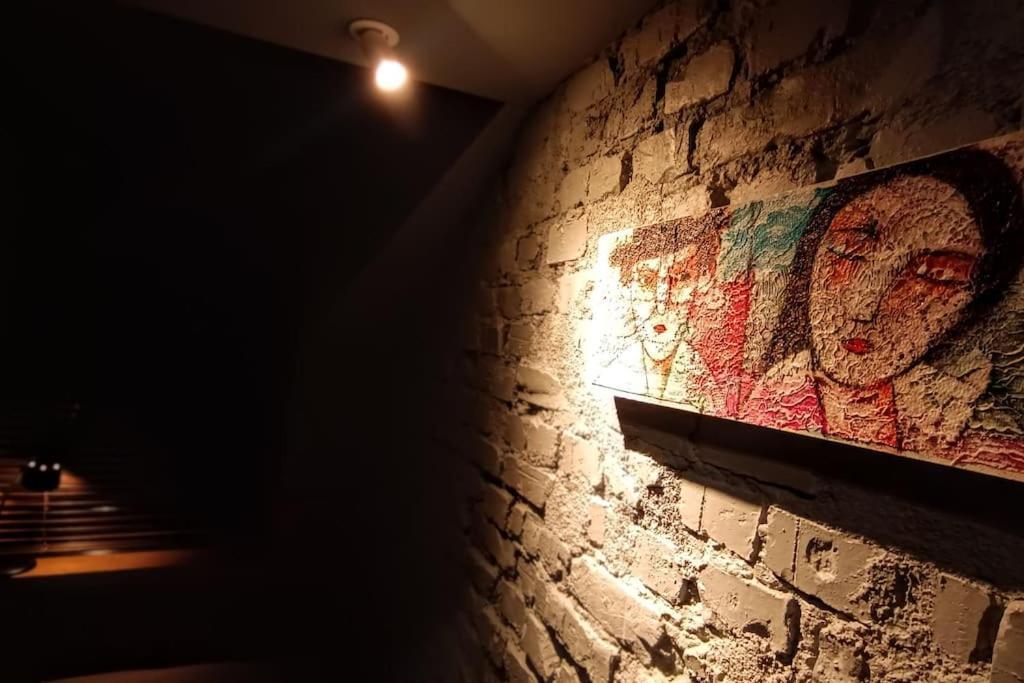 Introvert's Den Tirana